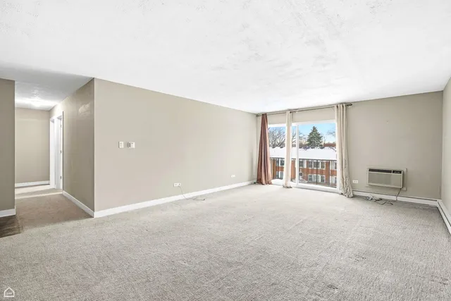 $2,350 | 250 Ridge Avenue, Unit 4H, Evanston, IL 60202