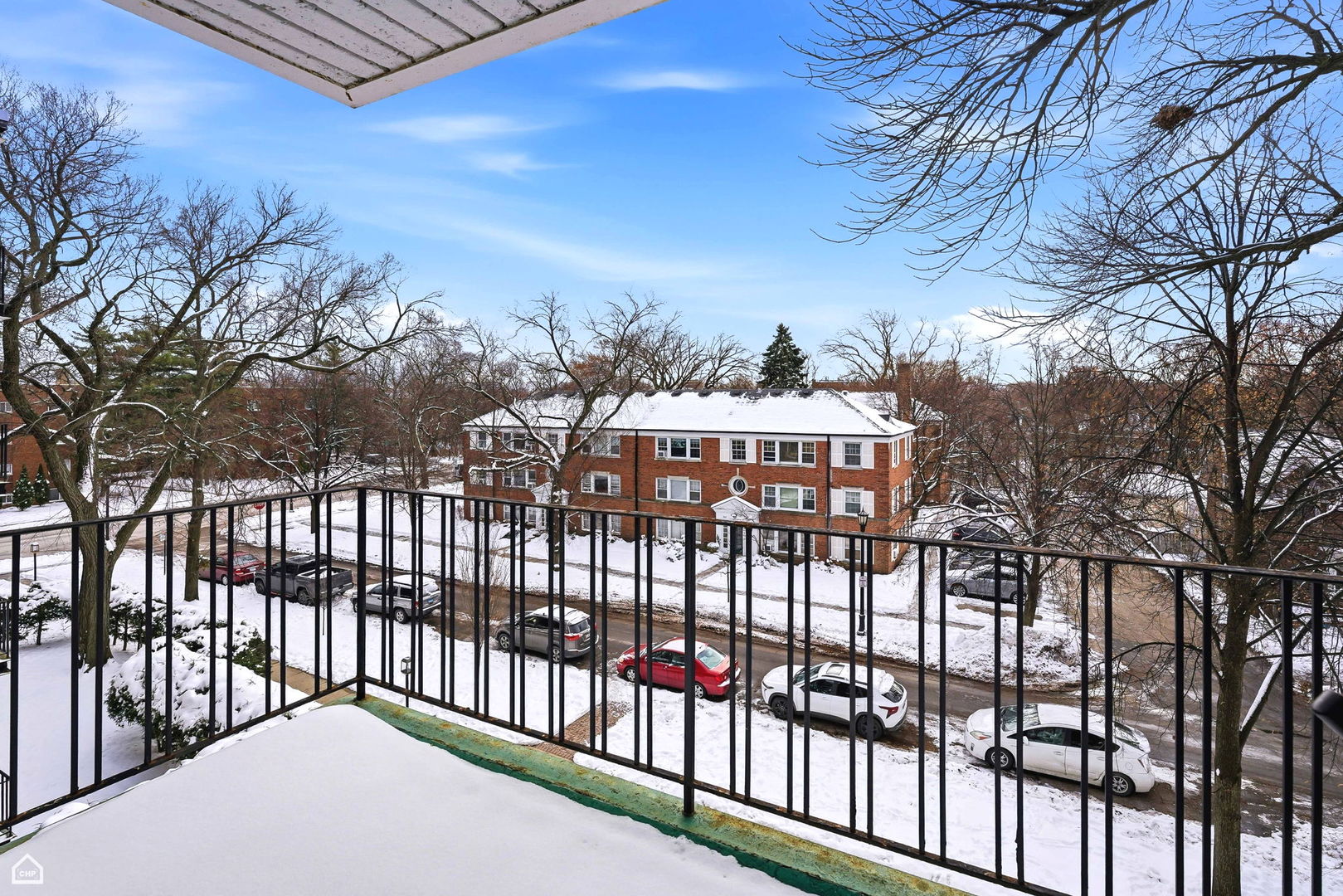 250 Ridge Avenue, Unit 4H Evanston, IL 60202 - Photo 5 of 17 a view of a balcony