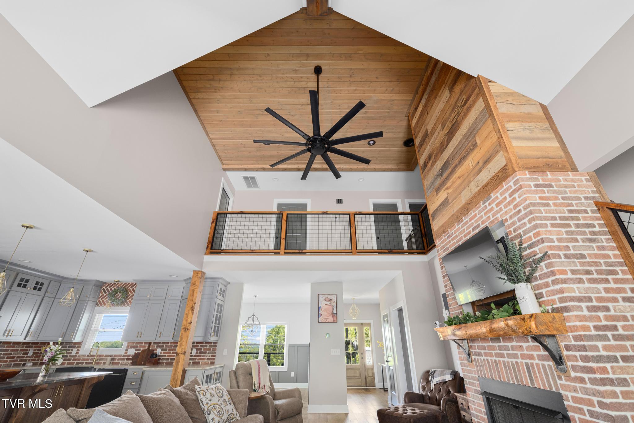 179 Taylortown Road Johnson City, TN 37601 - Photo 17 of 61 Living room