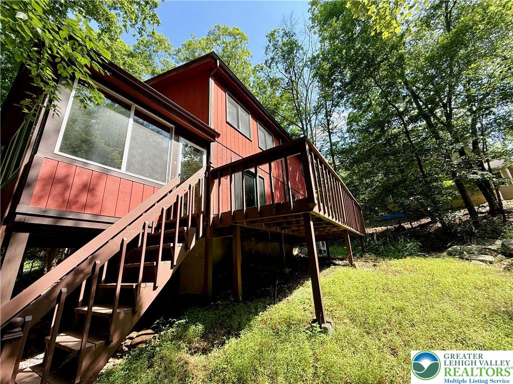 193 Canterbury Road Bushkill, PA 18324 - Photo 18 of 32 a view of backyard of house