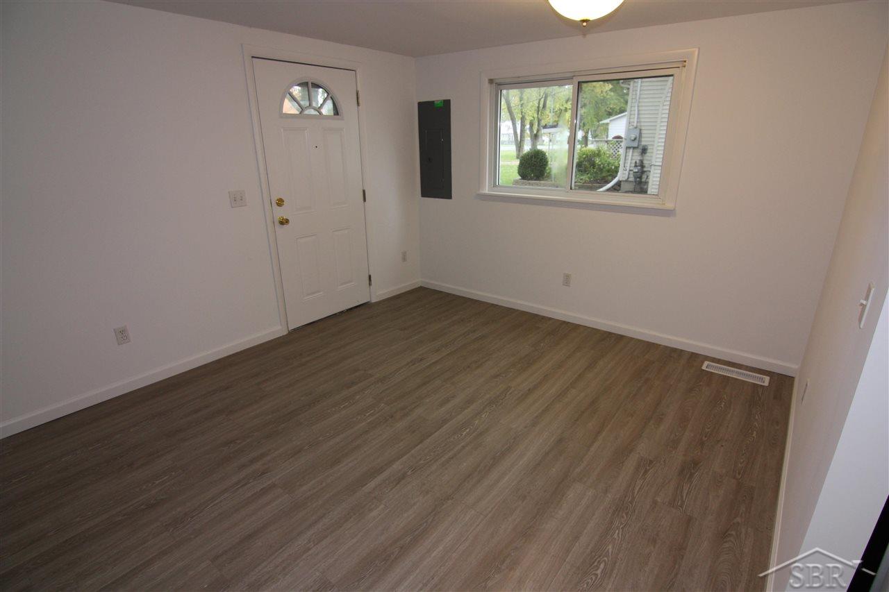 5201 Sherman Road Saginaw, MI 48604 - Photo 2 of 19 50059134-1.JPG