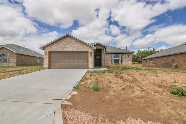 $334,915 | 812 Bella Boulevard, Coleman, TX 76834