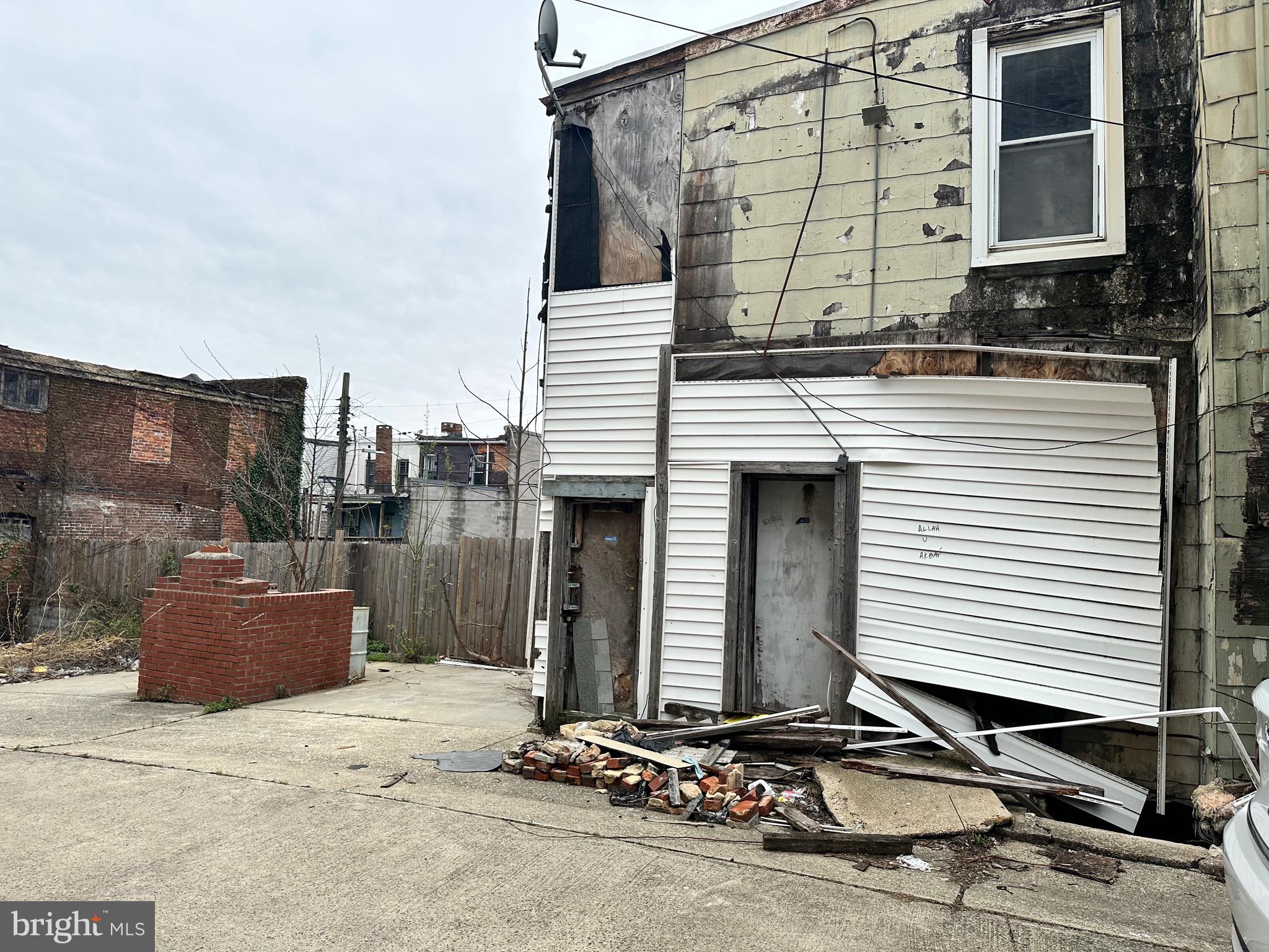 1905 North Ellamont Street Baltimore, MD 21216 - Photo 12 of 14