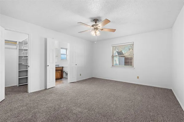 $2,000 | 921 Red Oak Street, Azle, TX 76020