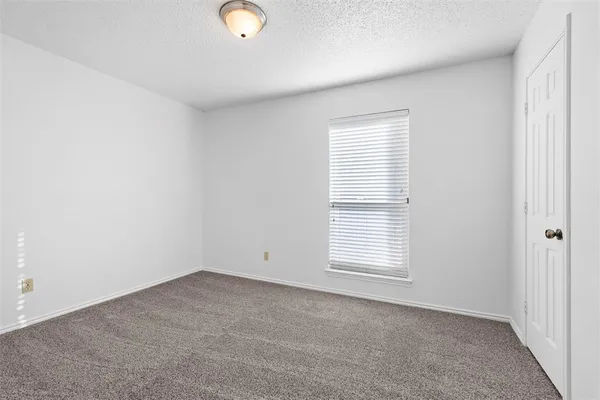 $2,000 | 921 Red Oak Street, Azle, TX 76020