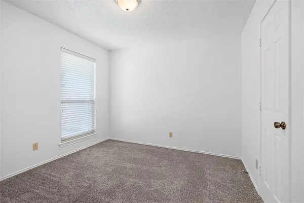 $2,000 | 921 Red Oak Street, Azle, TX 76020