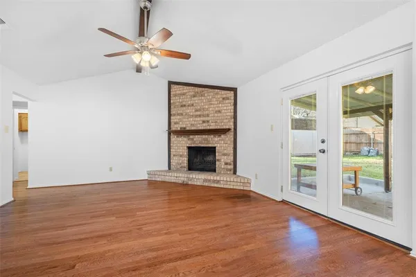 $2,000 | 921 Red Oak Street, Azle, TX 76020