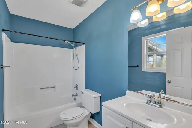 $240,000 | 409 Foxtrace Lane, Hubert, NC 28539