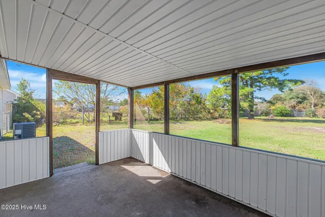 $240,000 | 409 Foxtrace Lane, Hubert, NC 28539