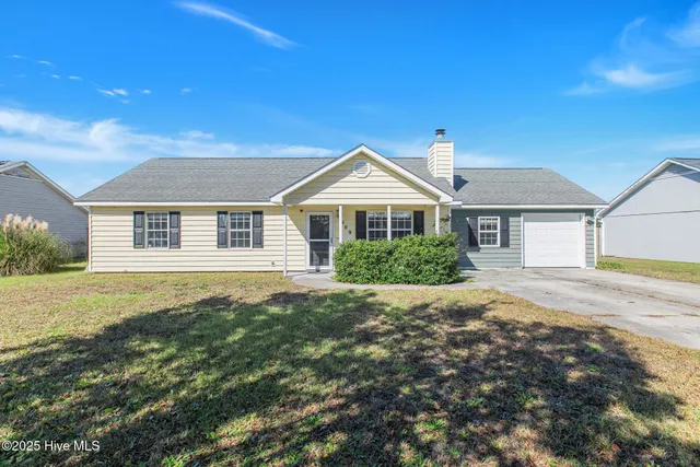 $240,000 | 409 Foxtrace Lane, Hubert, NC 28539