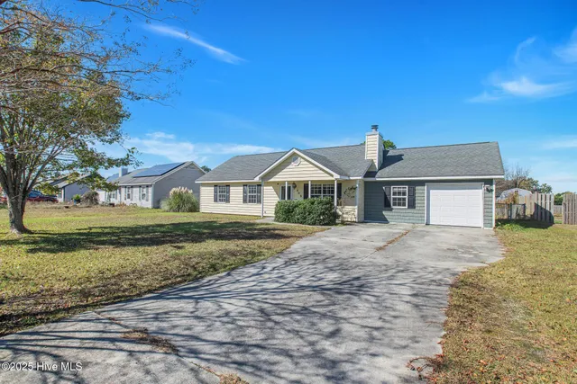 $240,000 | 409 Foxtrace Lane, Hubert, NC 28539