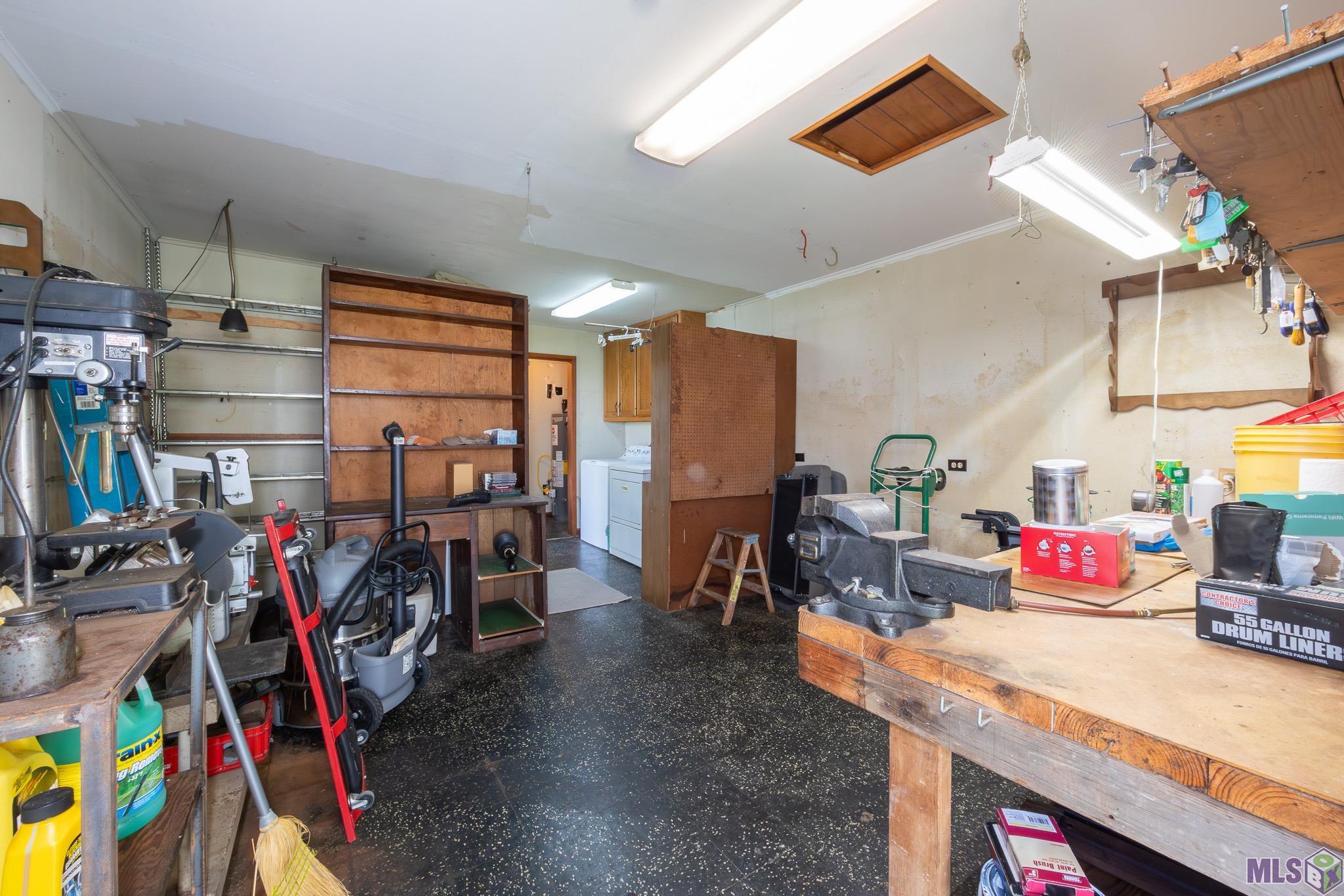 158 Wayne Avenue Houma, LA 70360 - Photo 11 of 14 Storage from Laundry