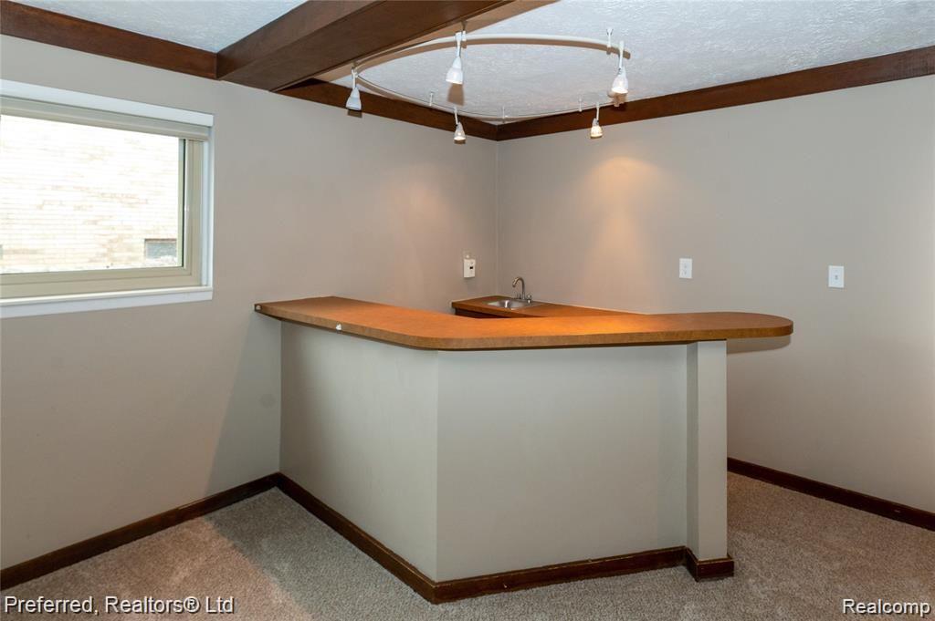 6782 Longwood Road Canton, MI 48187 - Photo 39 of 61 Bar Area