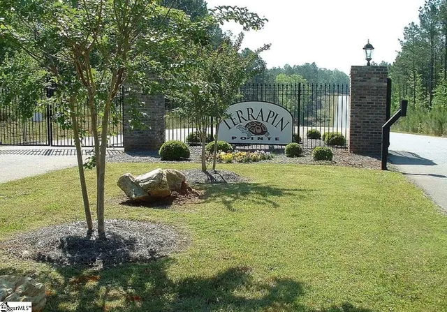 $125,000 | 0 Terrapin Pointe Road, Hodges, SC 29653