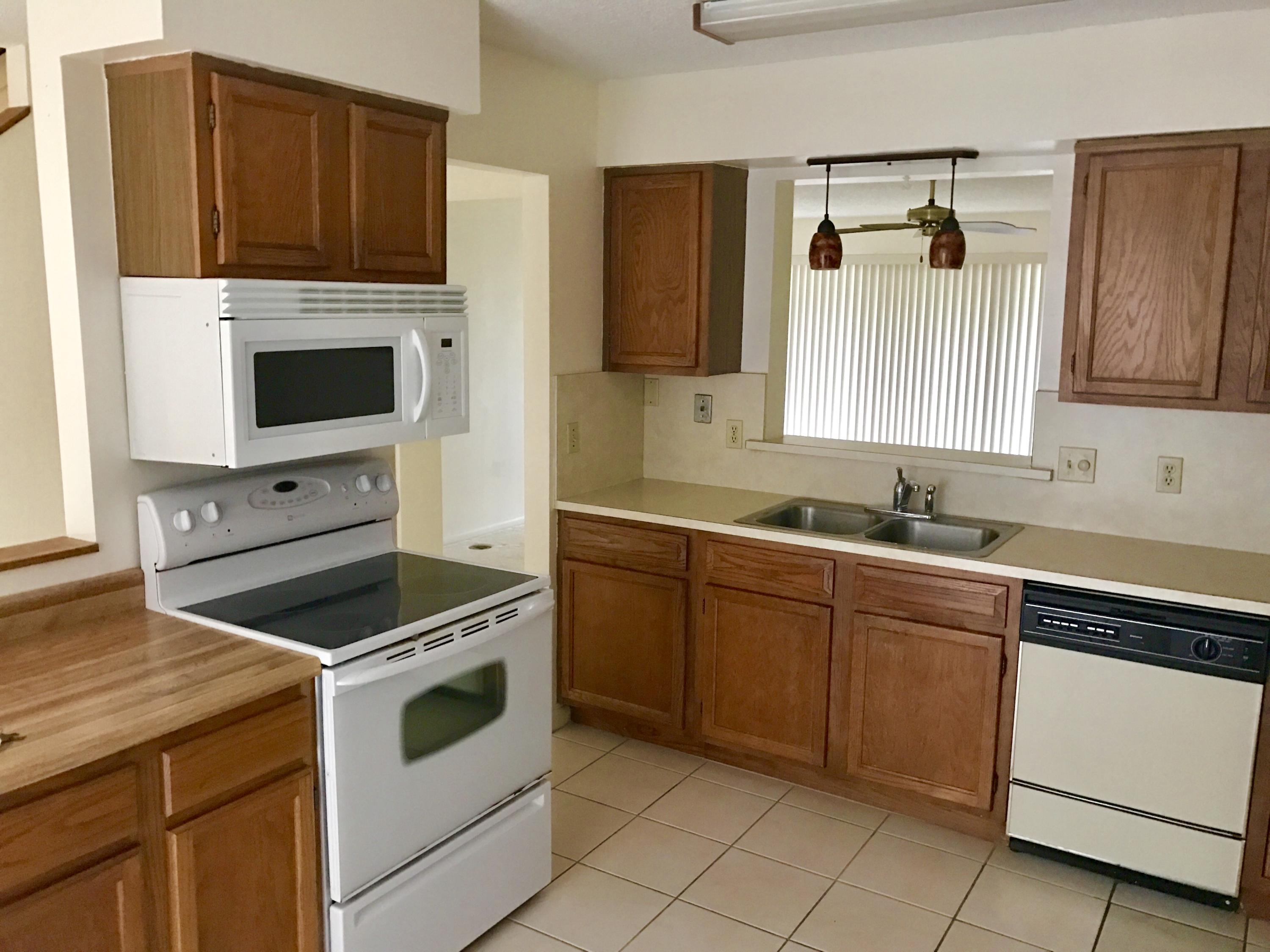 2020 Colonial Road, Unit 4 Fort Pierce, FL 34950 - Photo 4 of 5 FullSizeRender 5