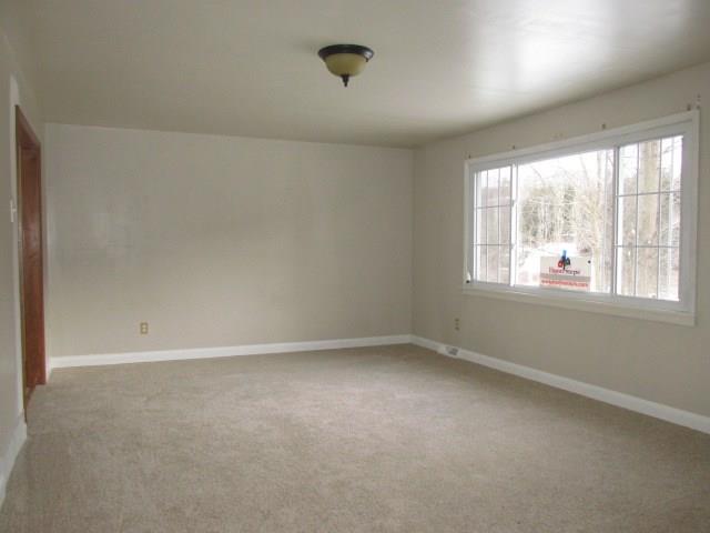 1892 Dime Road Vandergrift, PA 15690 - Photo 9 of 16