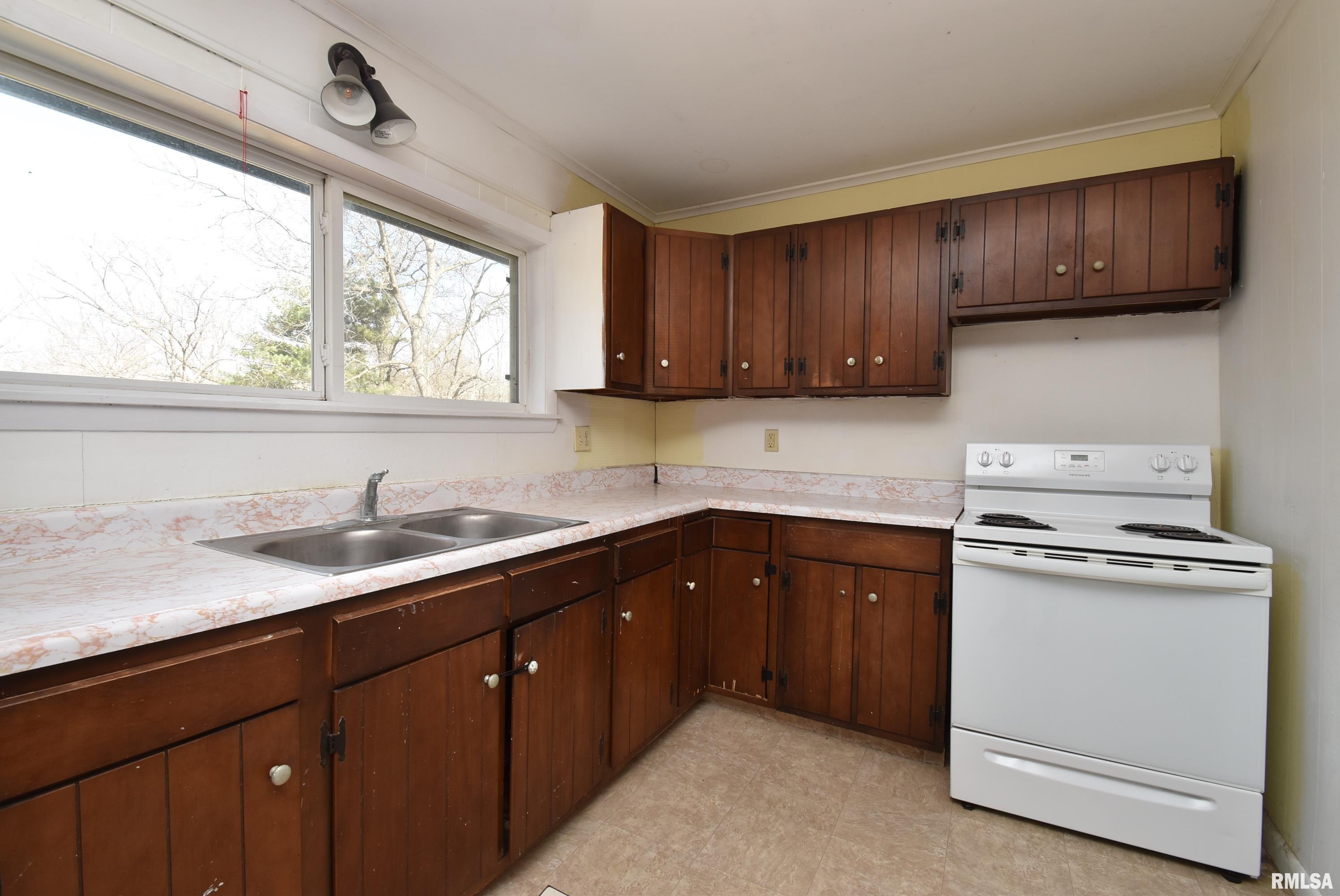 2916 North Trivoli Road Trivoli, IL 61569 - Photo 12 of 32