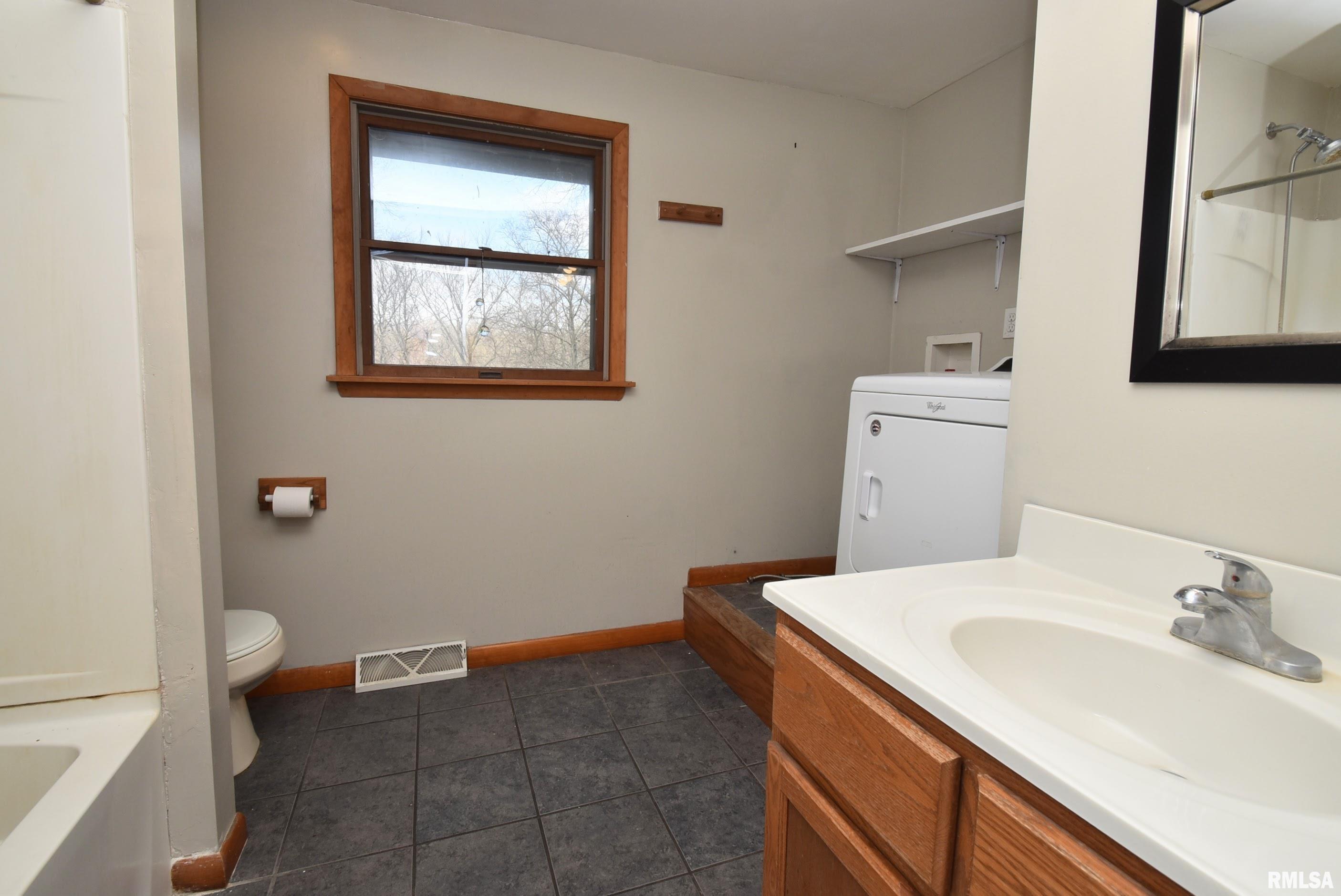 2916 North Trivoli Road Trivoli, IL 61569 - Photo 16 of 32