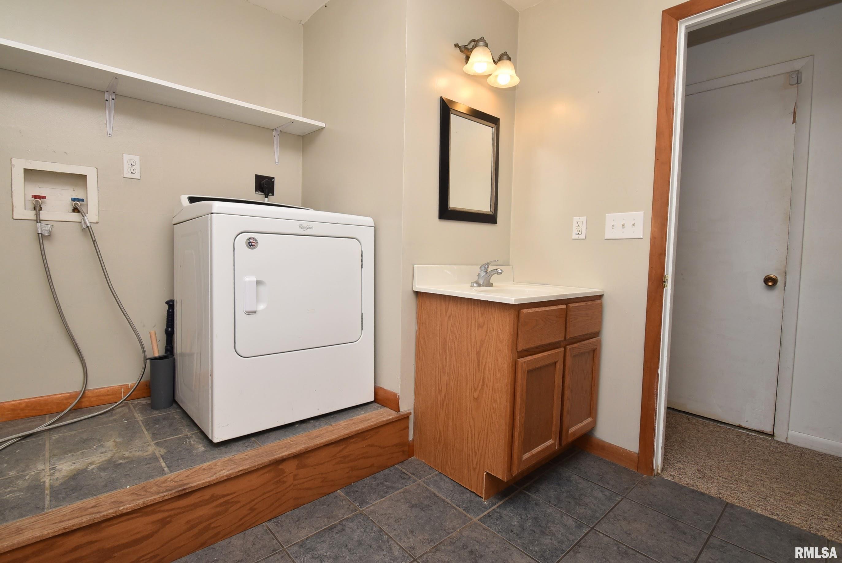 2916 North Trivoli Road Trivoli, IL 61569 - Photo 18 of 32