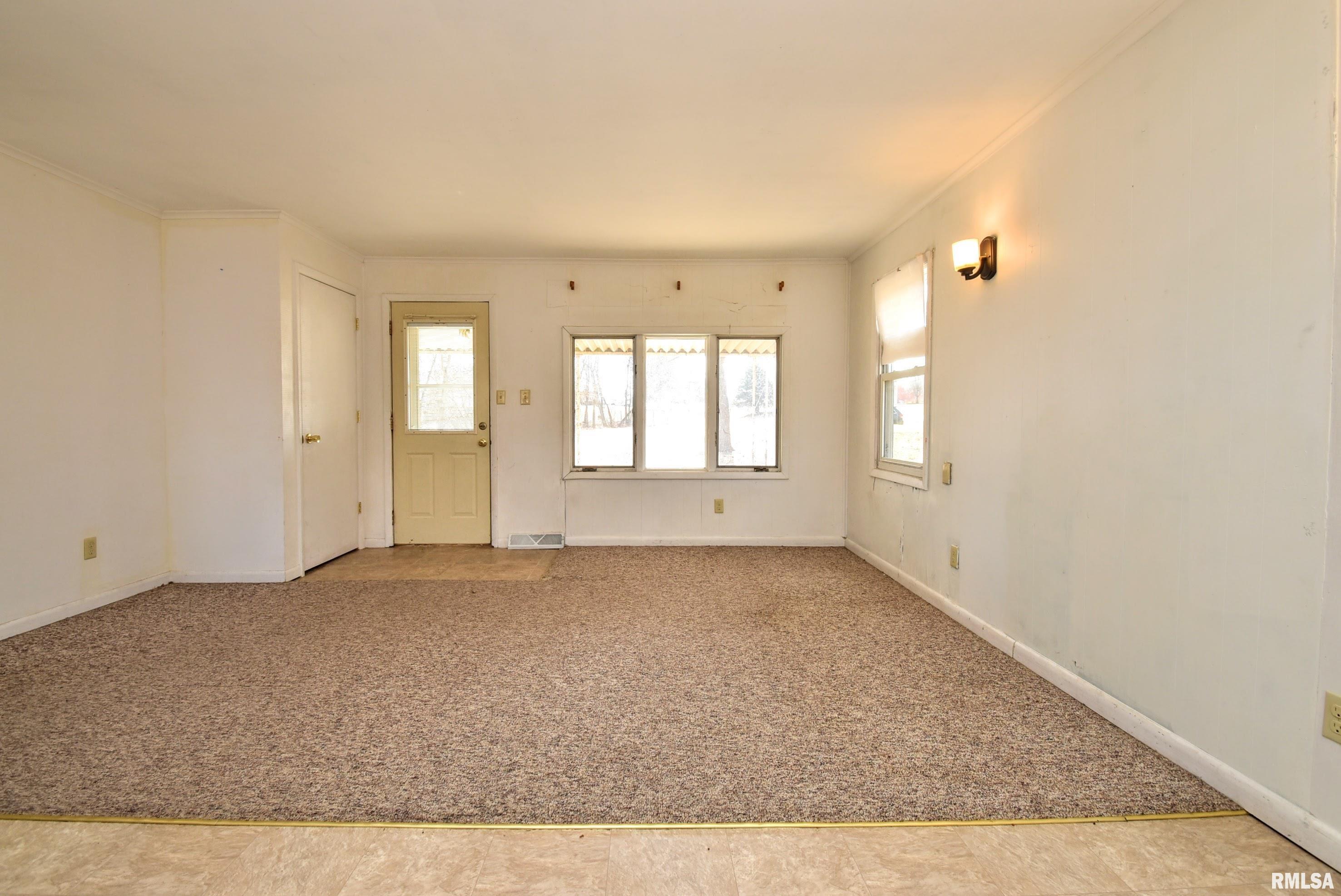 2916 North Trivoli Road Trivoli, IL 61569 - Photo 8 of 32