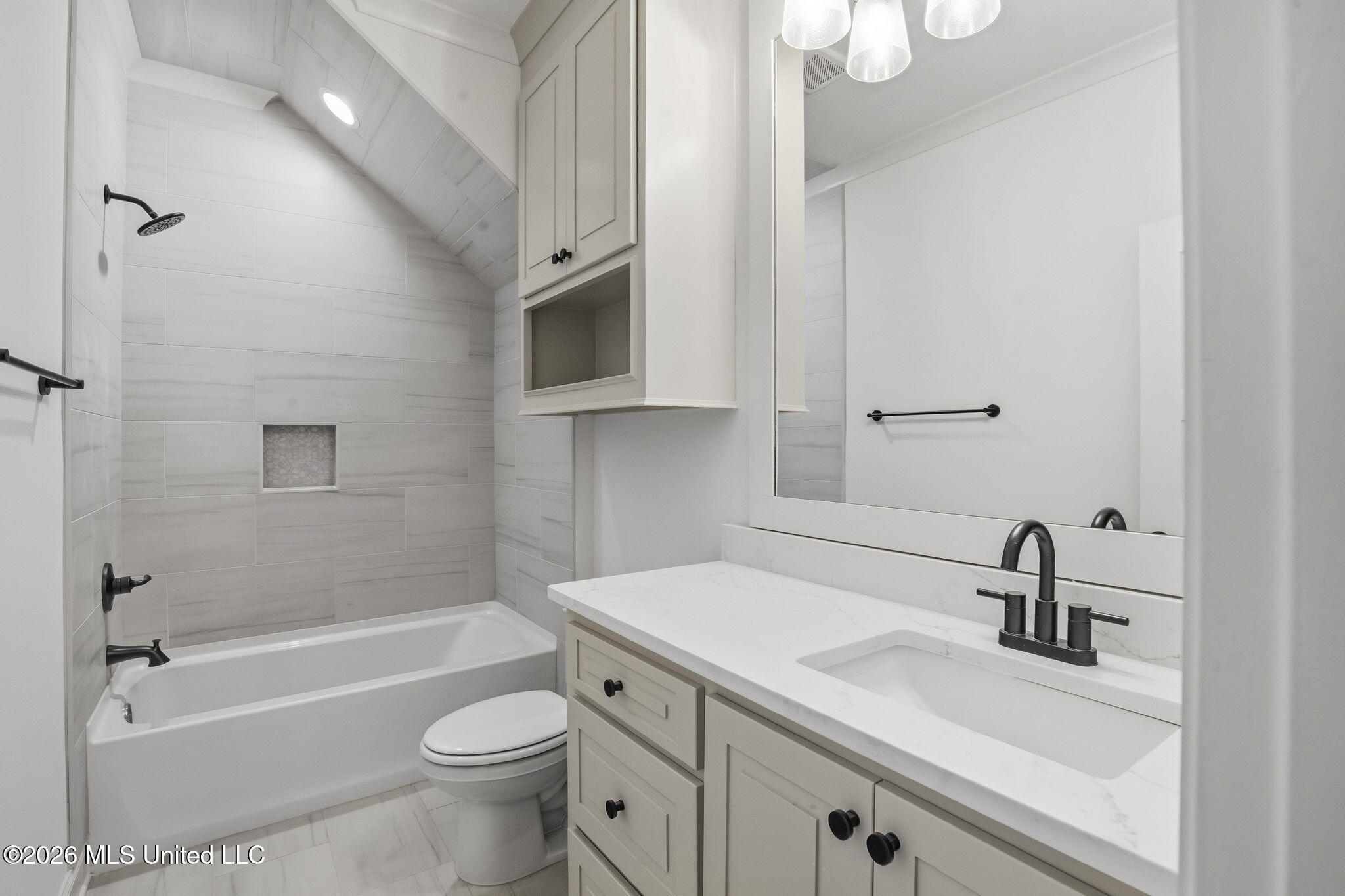 181 Bronson Bend Flowood, MS 39232 - Photo 44 of 60 Guest Bath #1