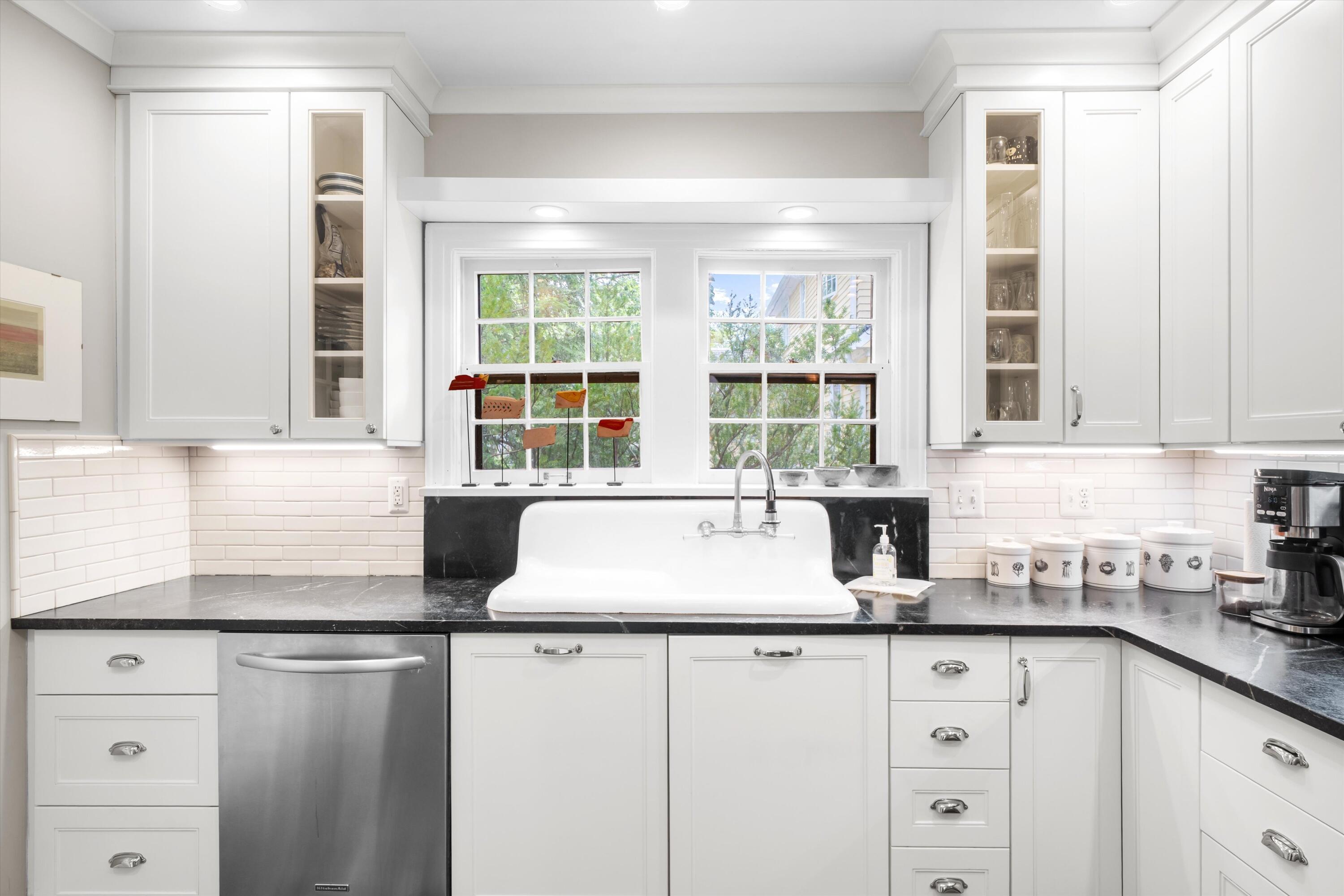2011 Day Street Ann Arbor, MI 48104 - Photo 20 of 59 Kitchen