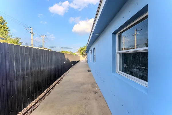 $475,000 | 1432 Southwest 26th Avenue, Fort Lauderdale, FL 33312