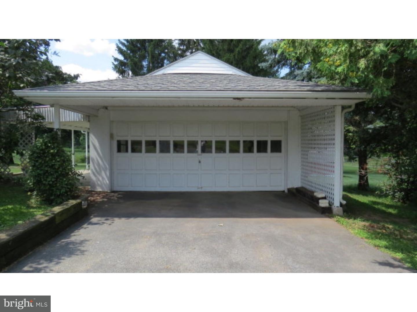 14 Dad Burnhams Road Pine Grove, PA 17963 - Photo 11 of 25 Garage