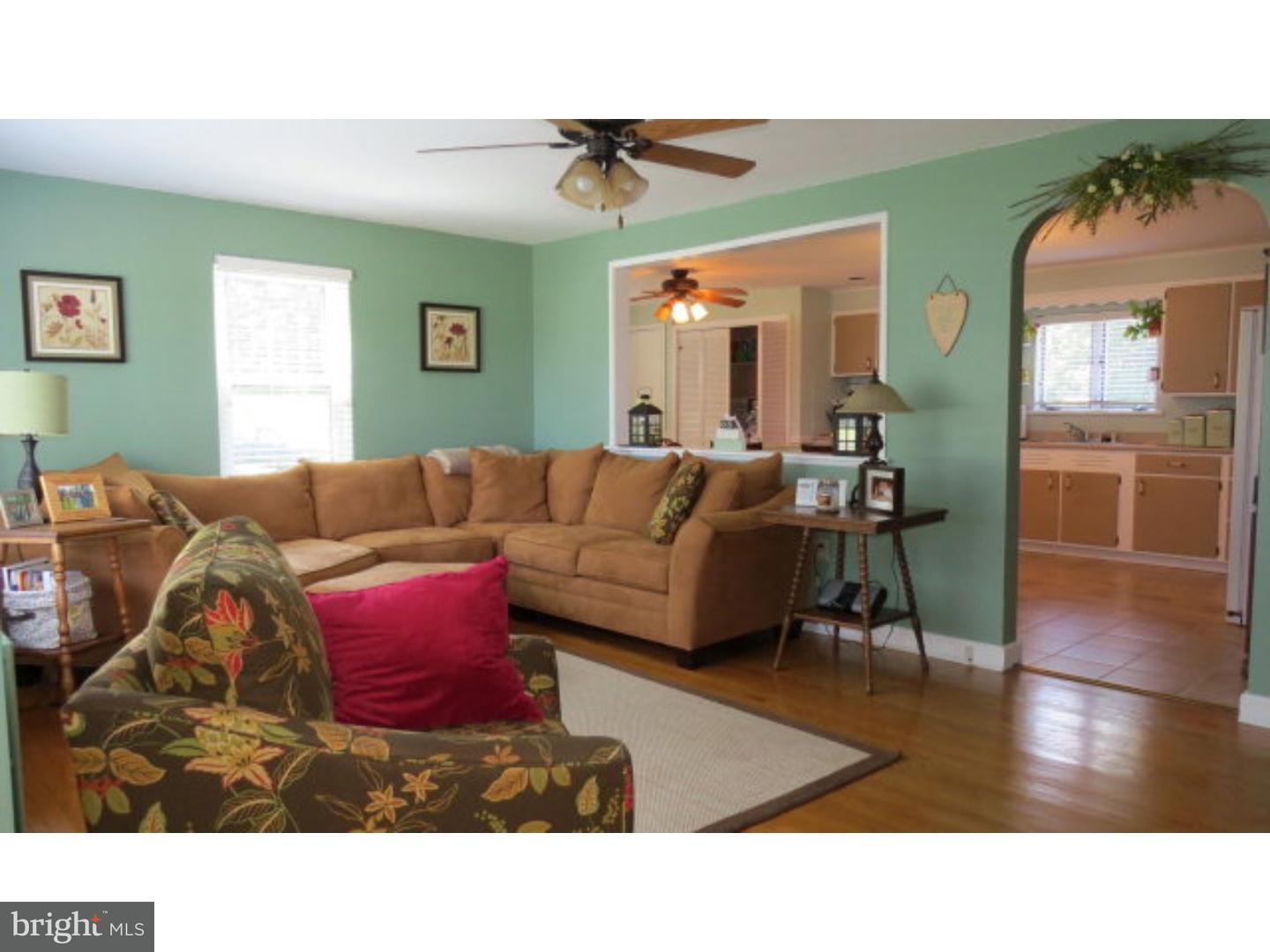 14 Dad Burnhams Road Pine Grove, PA 17963 - Photo 13 of 25 Living Room