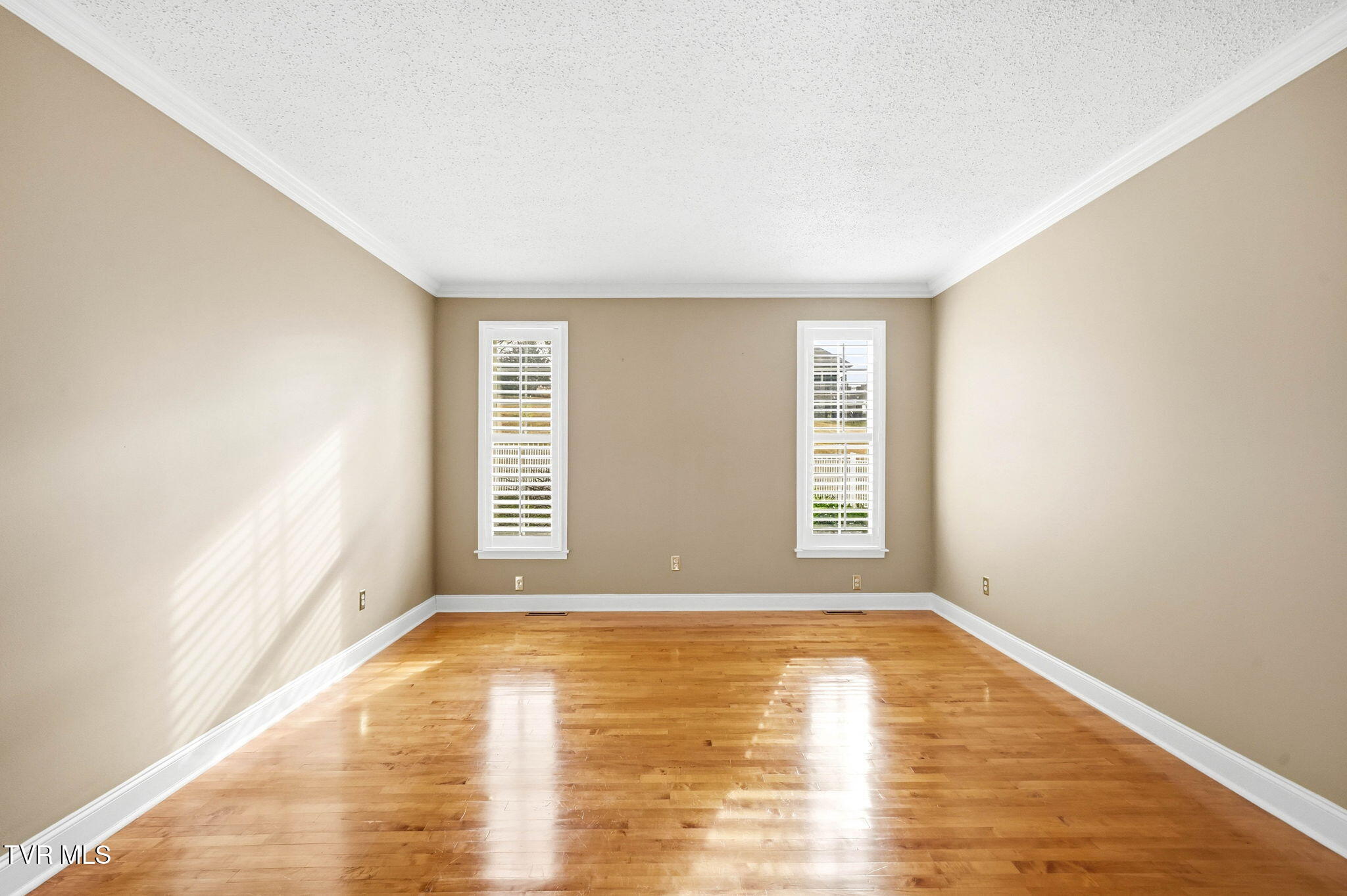 2070 King College Road Bristol, TN 37620 - Photo 12 of 71 72-web-or-mls-2070_King college-8