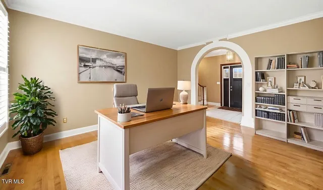 $889,900 | 2070 King College Road, Bristol, TN 37620