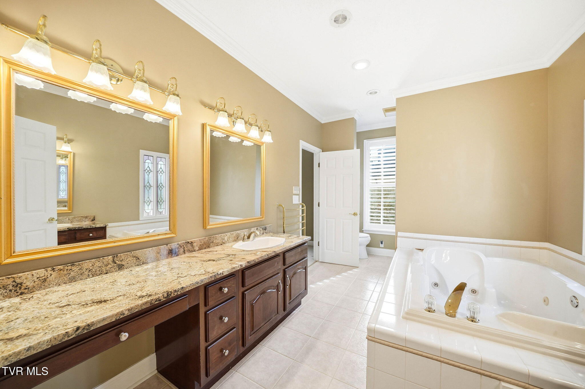 2070 King College Road Bristol, TN 37620 - Photo 17 of 71 46-web-or-mls-2070_King college-48