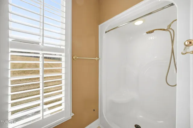 $889,900 | 2070 King College Road, Bristol, TN 37620