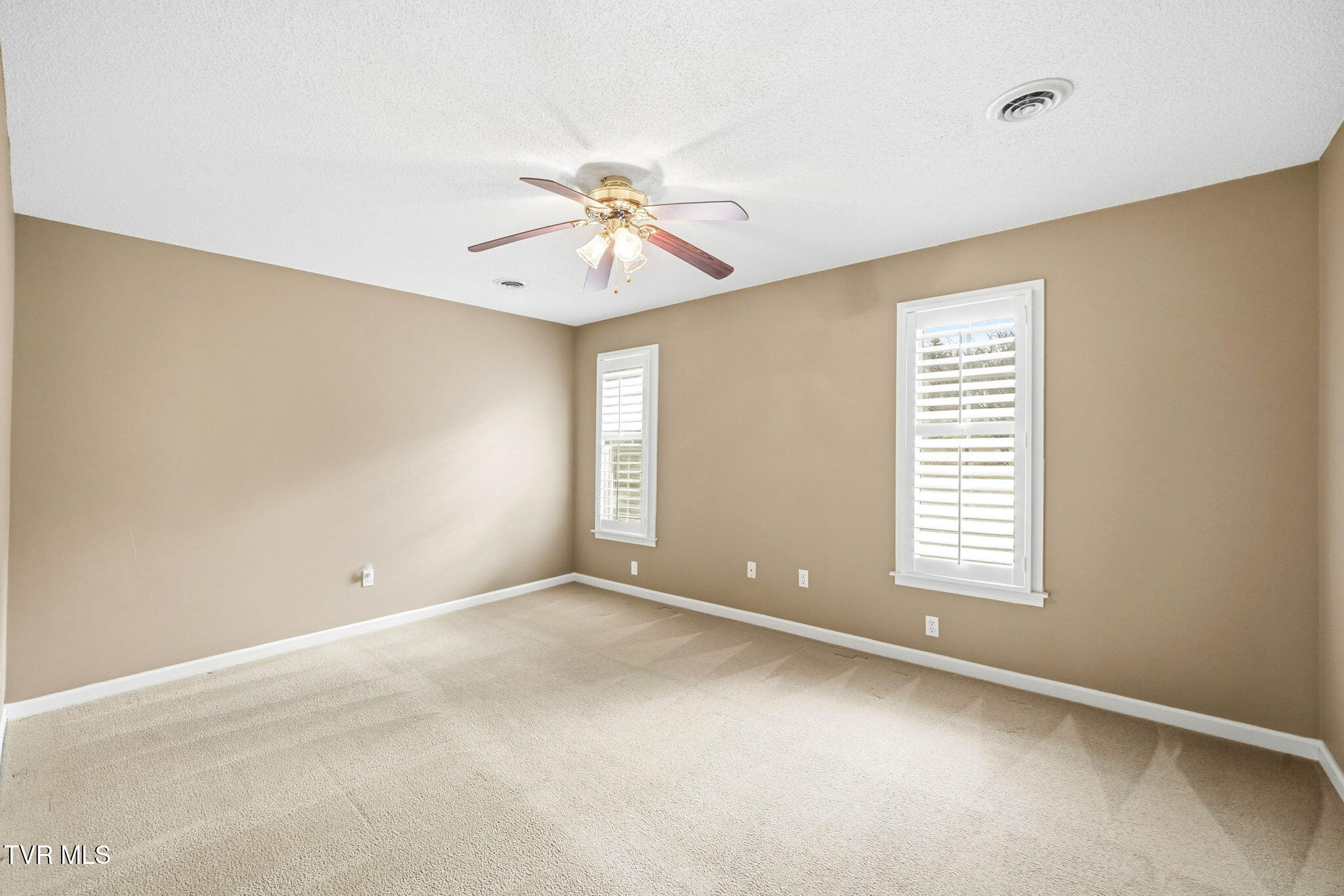 2070 King College Road Bristol, TN 37620 - Photo 31 of 71 26-web-or-mls-2070_King college-28