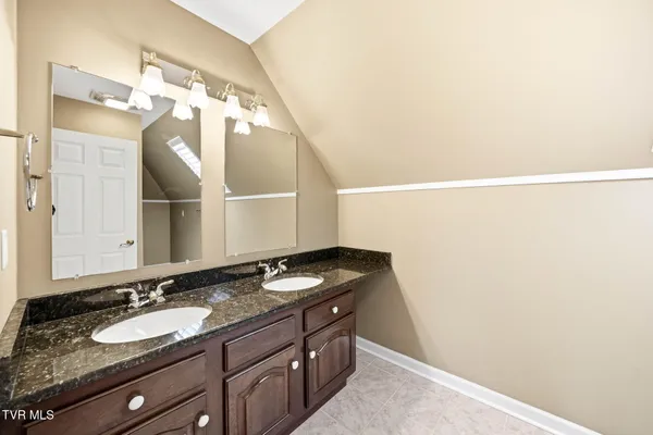 $849,900 | 2070 King College Road, Bristol, TN 37620