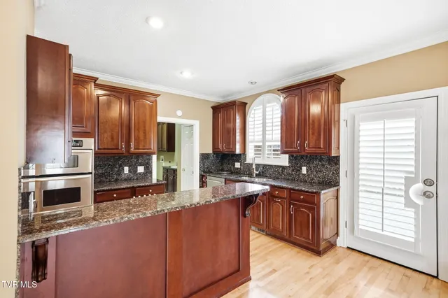 $889,900 | 2070 King College Road, Bristol, TN 37620