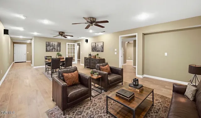 $889,900 | 2070 King College Road, Bristol, TN 37620