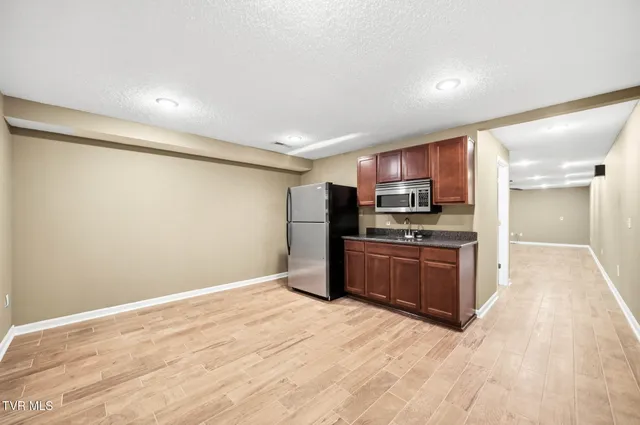 $889,900 | 2070 King College Road, Bristol, TN 37620