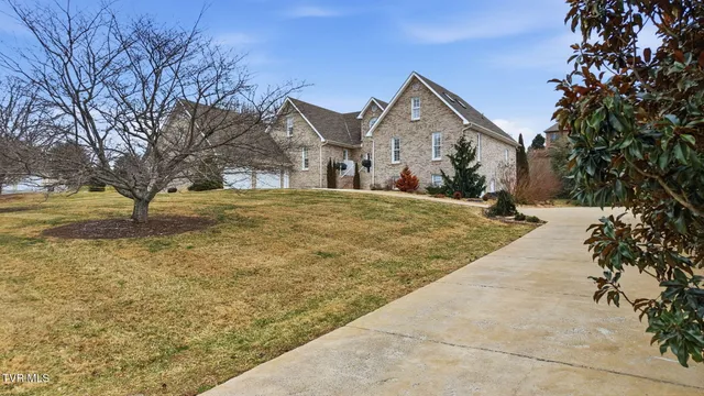$889,900 | 2070 King College Road, Bristol, TN 37620