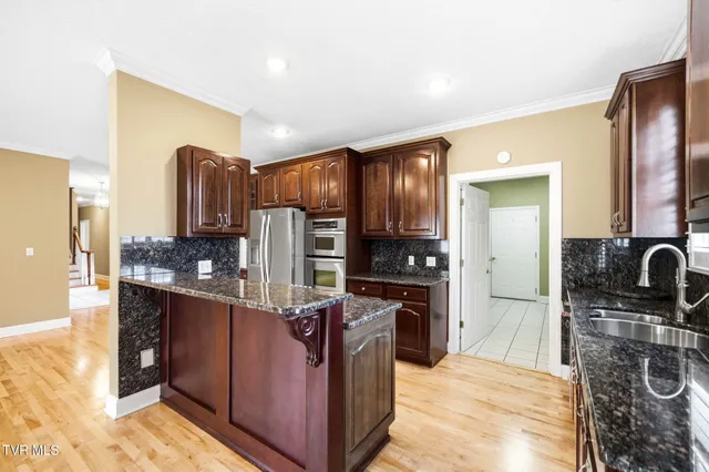 $889,900 | 2070 King College Road, Bristol, TN 37620