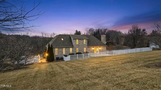 $889,900 | 2070 King College Road, Bristol, TN 37620