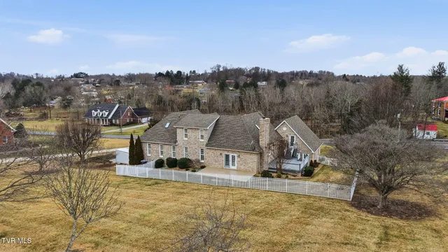 $889,900 | 2070 King College Road, Bristol, TN 37620
