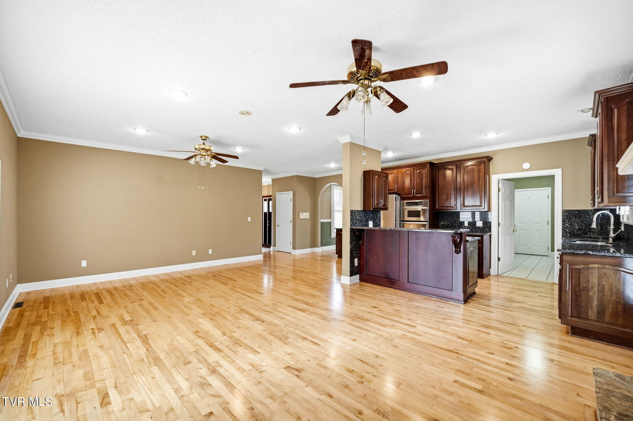 2070 King College Road Bristol, TN 37620 - Photo 7 of 71 8-web-or-mls-2070_King college-12