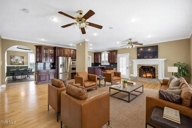 $889,900 | 2070 King College Road, Bristol, TN 37620