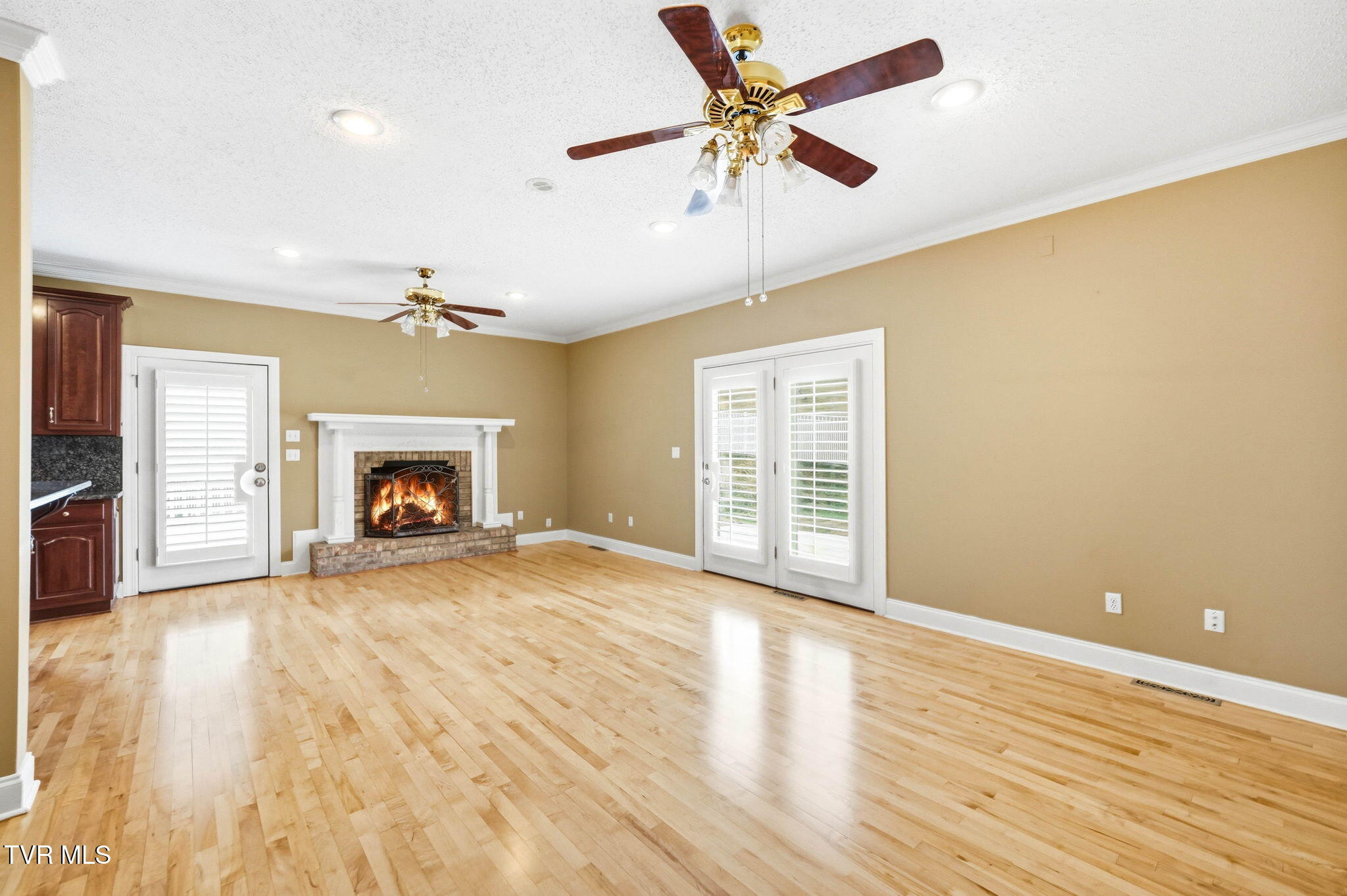 2070 King College Road Bristol, TN 37620 - Photo 9 of 71 7-web-or-mls-2070_King college-11