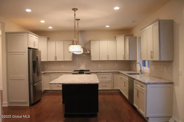 $603,000 | 905 Ridgeview Circle, Castleton-on-Hudson, NY 12033