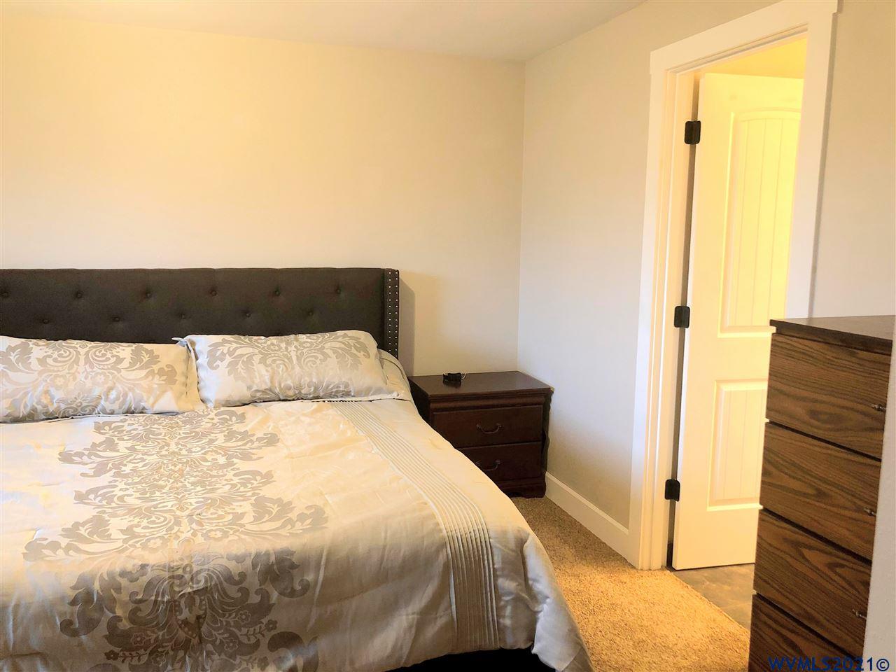 1249 Hemlock Loop Independence, OR 97351 - Photo 11 of 16 Gallery Image 11