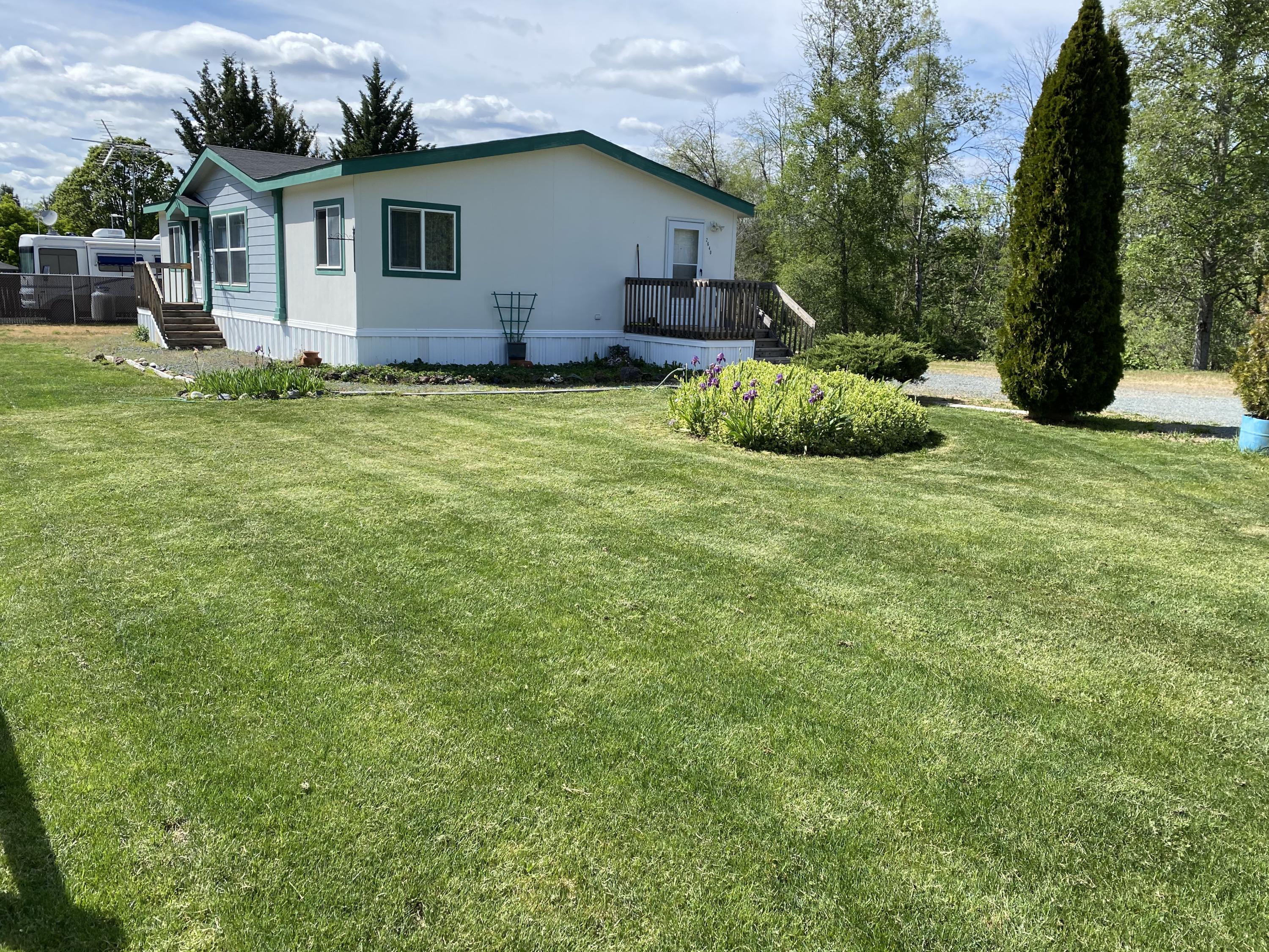 2640 Merlin Road Grants Pass, OR 97526 - Photo 3 of 20 9345A812-D52E-4477-B23D-626D465BF724