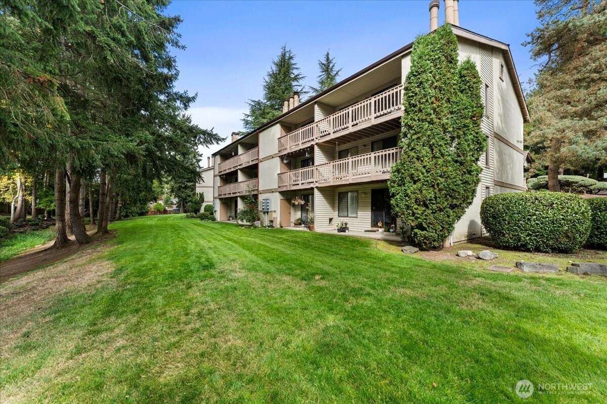 17435 119th Lane Southeast, Unit D31 Renton, WA 98058 - Photo 16 of 20 Gallery Image 16