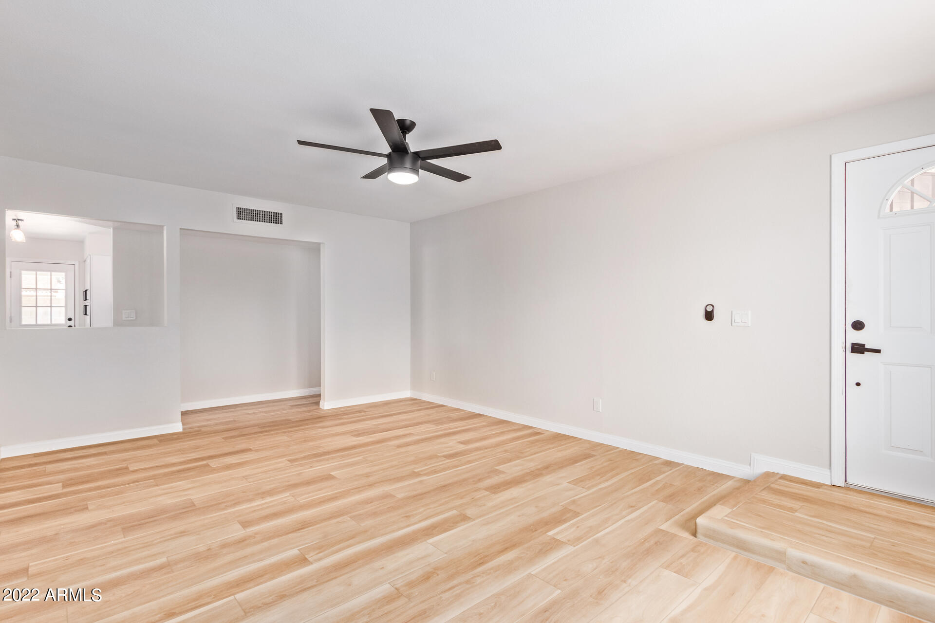2821 West Hearn Road Phoenix, AZ 85053 - Photo 2 of 23 Front LivingRM